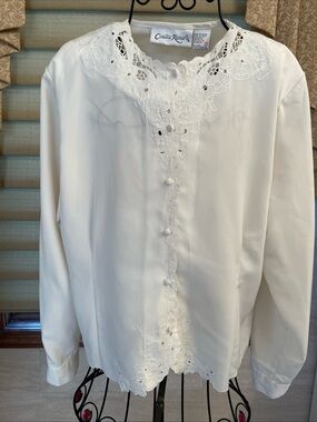 Women's Claudia Richard Ivory Long Sleeve blouse sz 16 - Embroidered Cutouts